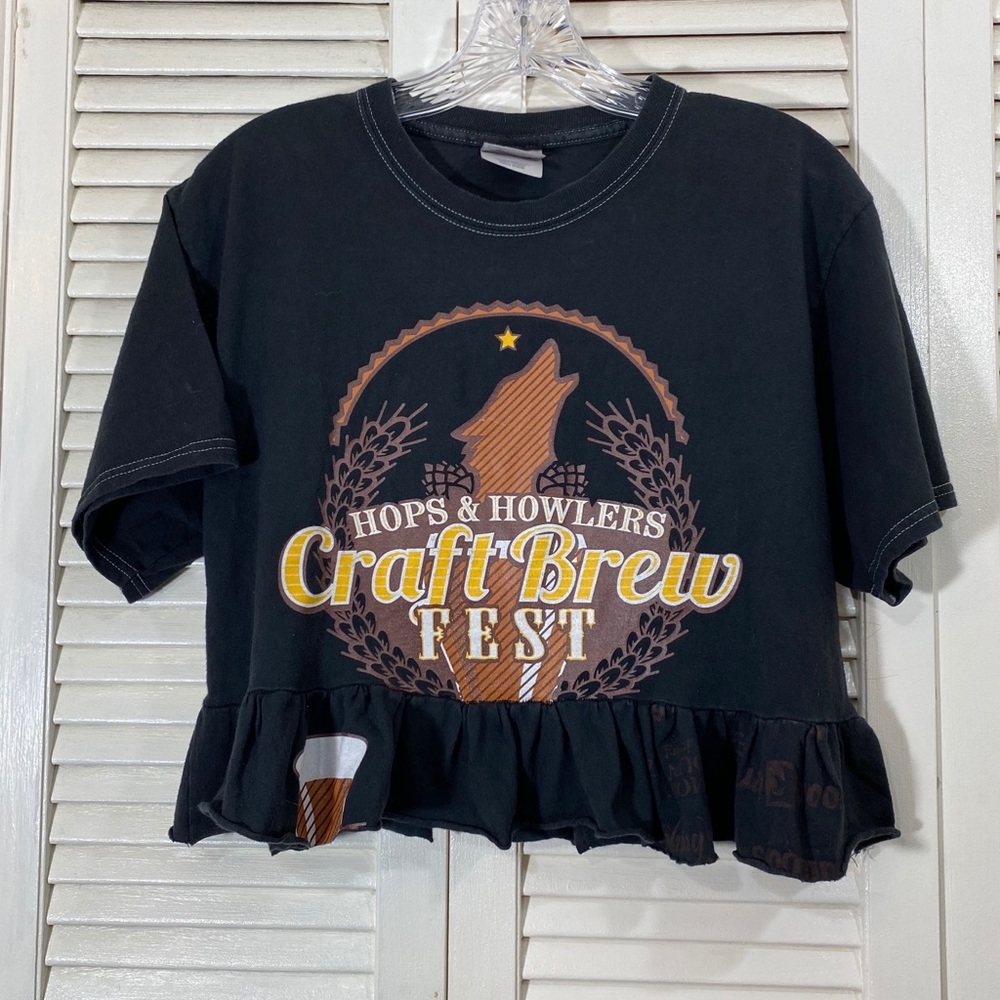 Hops & Howlers Custom Cropped Volunteer Tee